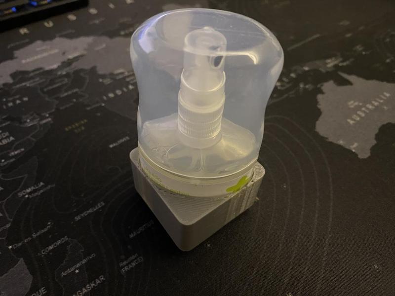 Glasses cleaning spray holder Gridfinity