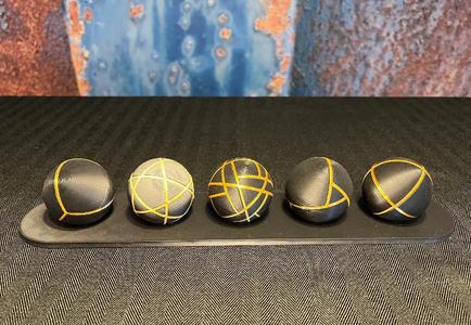 The 32 Crystallographic Point Groups ("spheres / rings" set)   