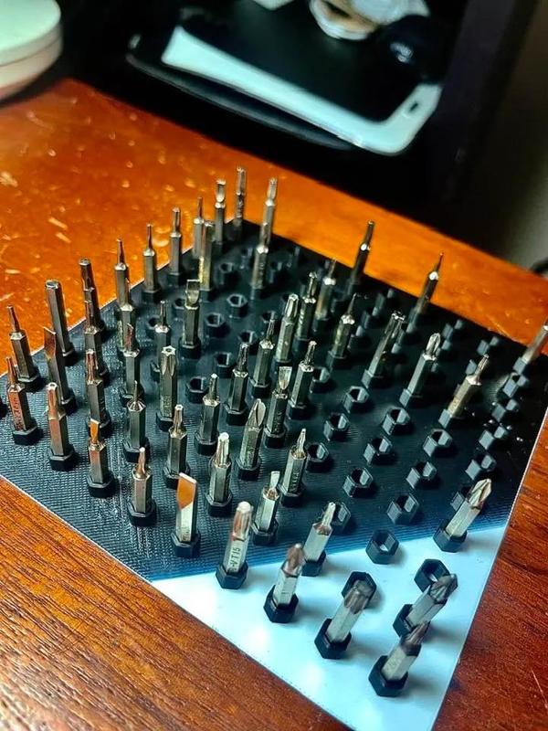 100 slots for 100 Micro Bits   