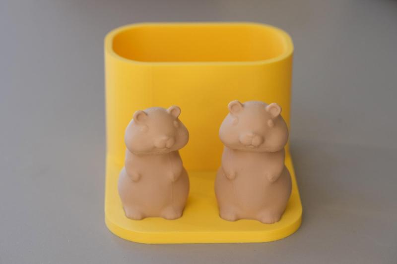 Hamster pen holder