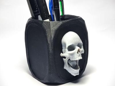 Screaming Pen Holder