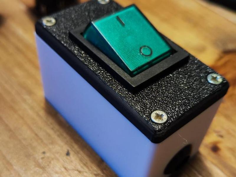 Double-pole switch box
