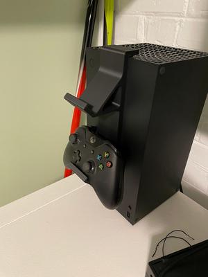 Xbox Series X controller rack