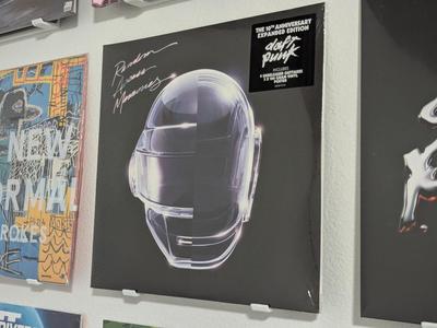 Vinyl Wall Mount Remix (Command Strip / Nail)
