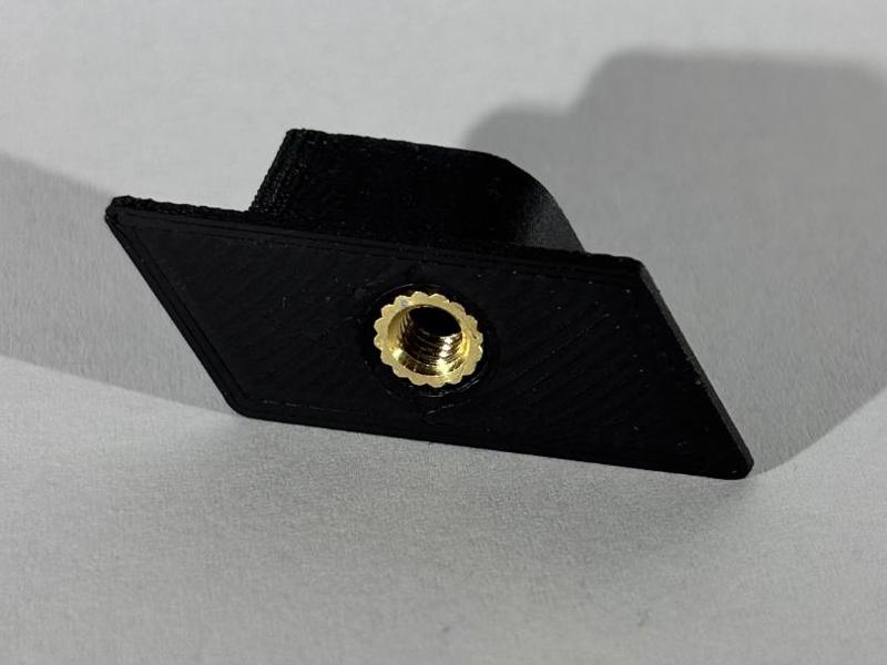 Universal Mounting for Acoustic Panels M4 - Melt