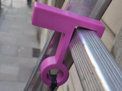 Ladder tool hooks