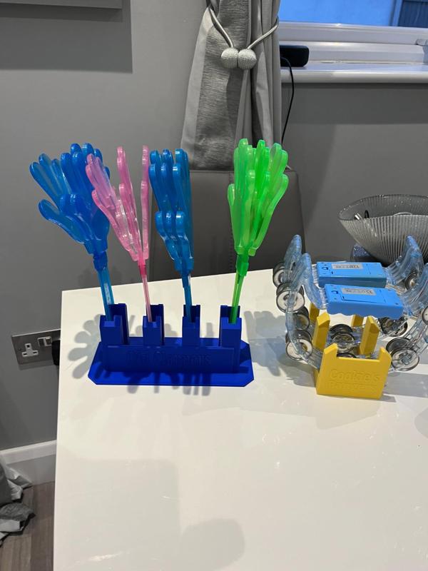 Clapper stand