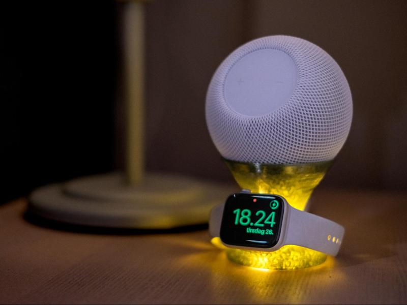 Light up HomePodMini stand with AppleWatch charger