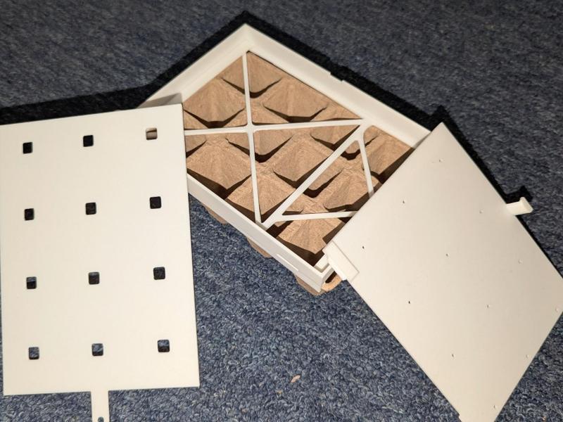 Seeding tool for biodegradable seeding trays