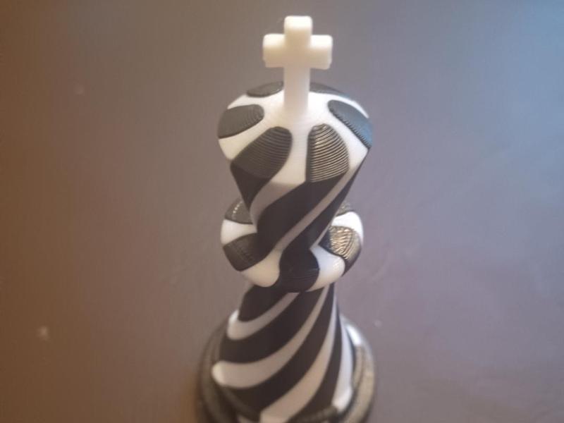 Spiral Passthrough Chess King
