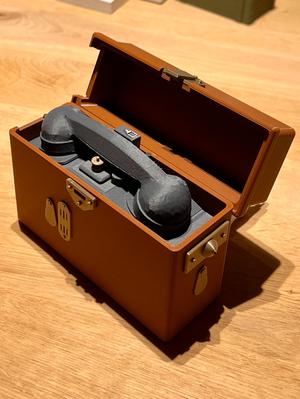 Wehrmacht field telephone FF33 1:2