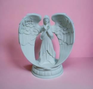 Angel Protective Wings – Elegance and Spirituality