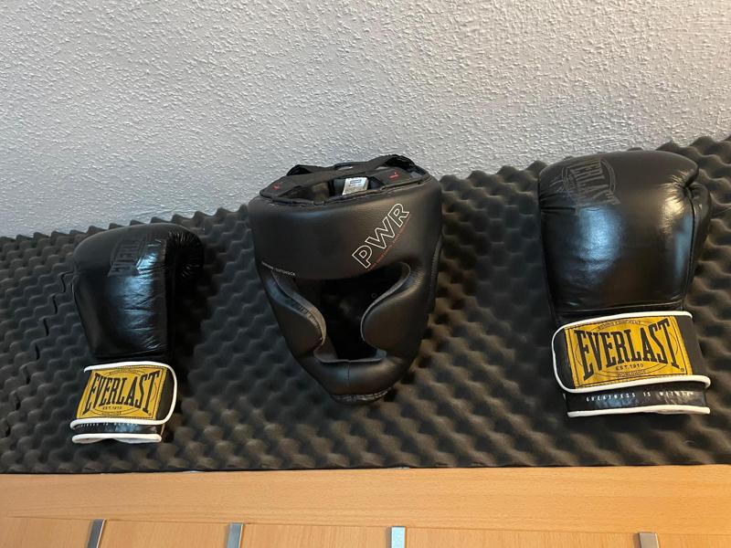 Minimalist Boxing Glove Holder