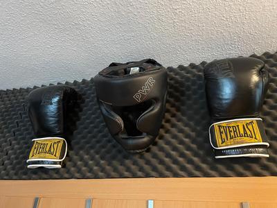 Minimalist Boxing Glove Holder