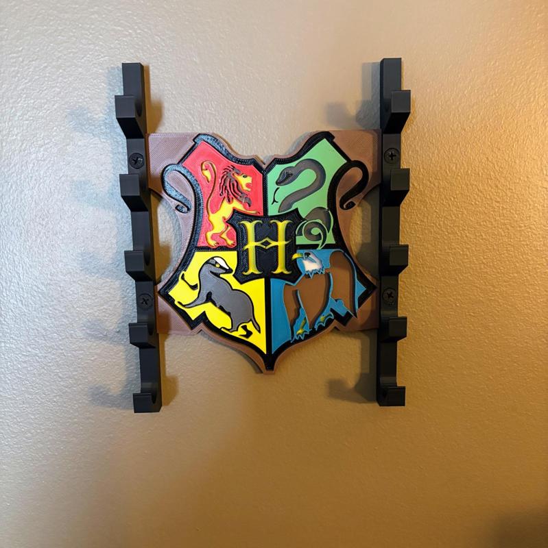 Hogwarts Crest Wand Holder - Harry Potter