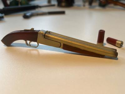 Prop Shotgun (sawed off version)