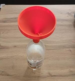 Funnel with thread for pet bottle