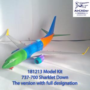 181213 Model kit Boeing 737-700 Sharklet Down