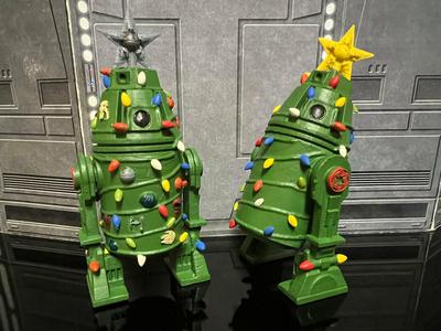 STAR WARS ADVENT CALENDAR 2022 DAY #14 VINTAGE CHRISTMAS TR-33 DROID FIGURE, ORNAMENT. 3.75″, 1/18 KENNER, HASBRO