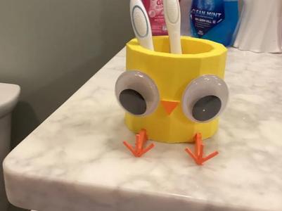 Cute chicken toothbrush holder