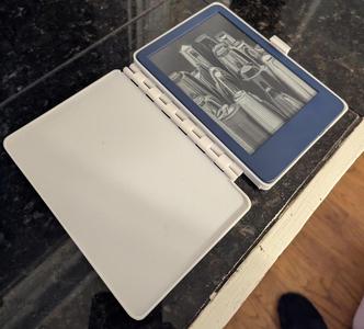 Folding Kindle 11 Case (11th Gen)