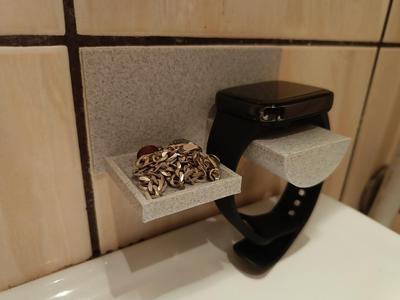 Jewelry and watch shelf