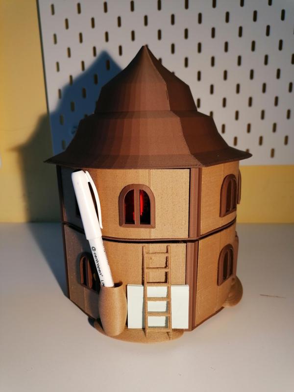 Rotační organizér na školní potřeby/Rotating Organizer for School Supplies