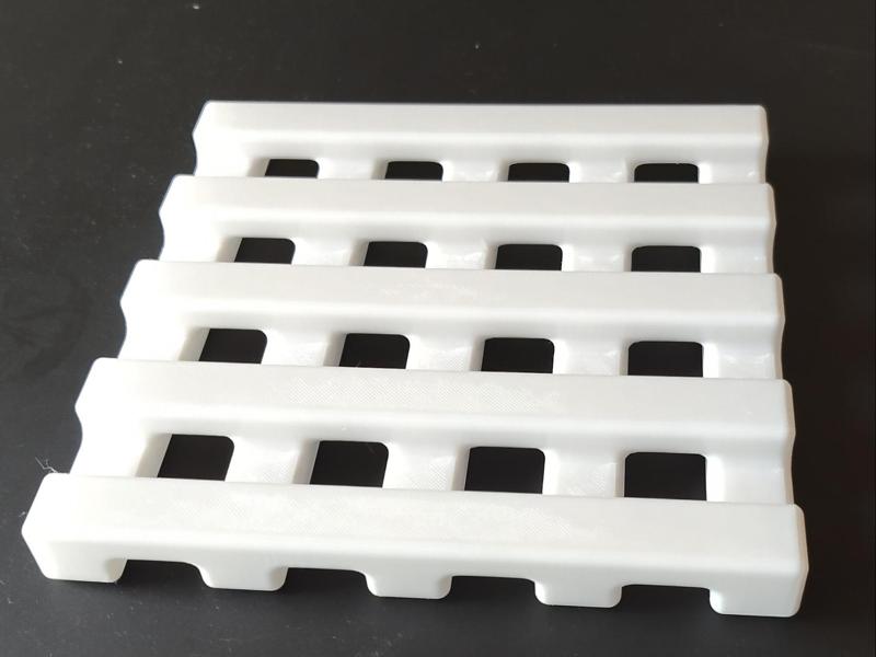 plant pot riser/stand 