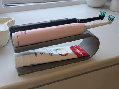 Bathroom toothbrush organizer
