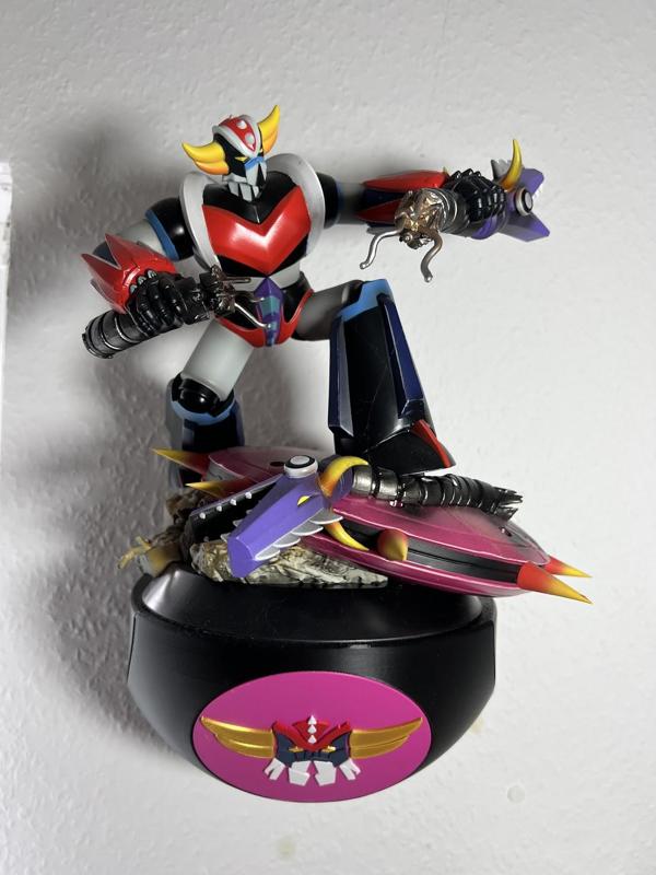 Hero Trophy Shelf - Grendizer