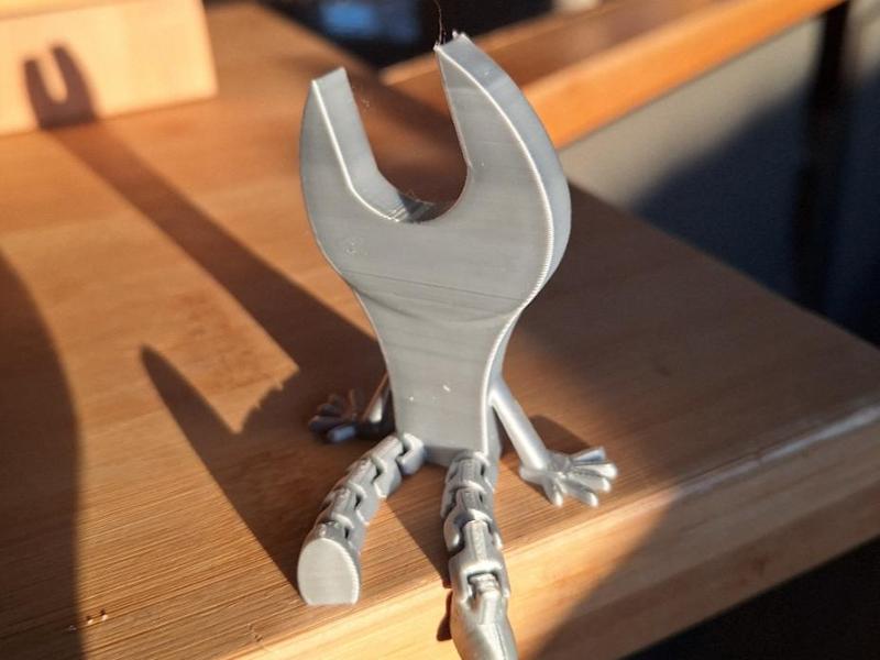 Articulated flexi flat wrench with legs