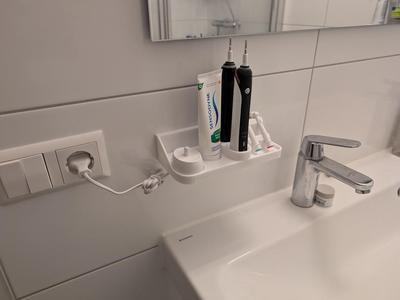 Oral-b toothbrush holder