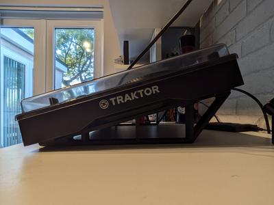 Traktor Kontrol S3 Stand