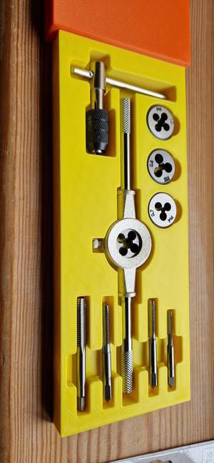 Screwfix M4-M8 Metric Tap & Die Set 10 Pieces Case