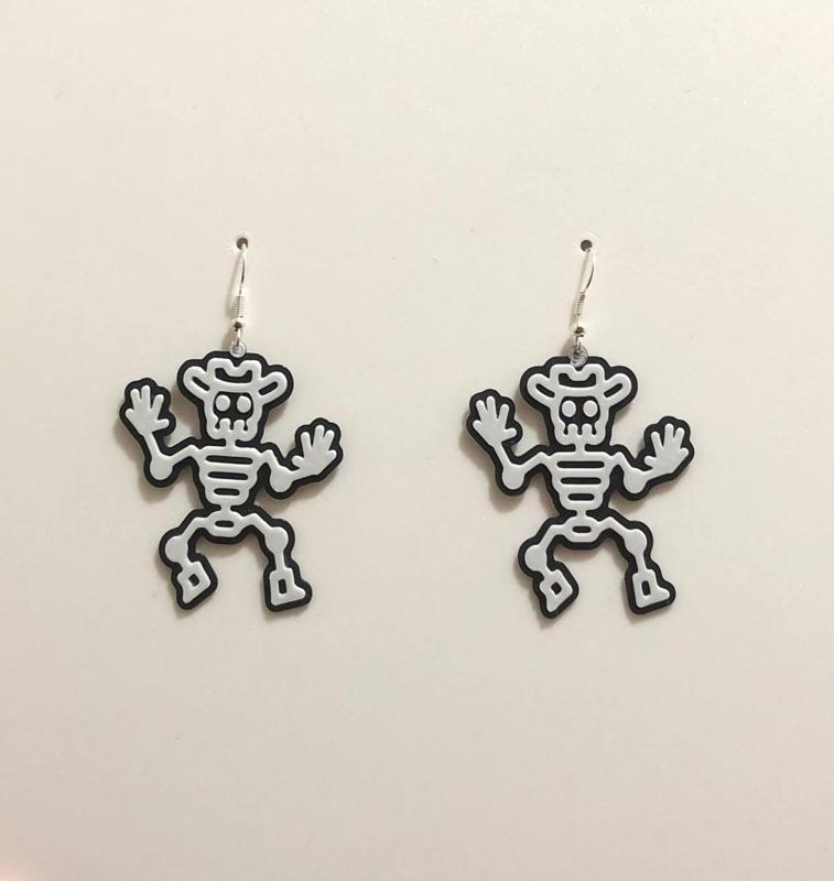 Earring pendant skull dance with a hat
