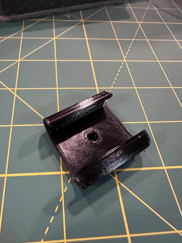 Metro Shelf Mounting Point