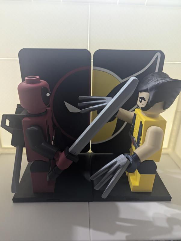 Wolverine vs Deadpool Backer Plates
