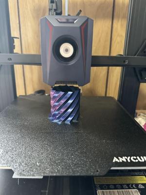 Twisted Star Basic Pen Holder