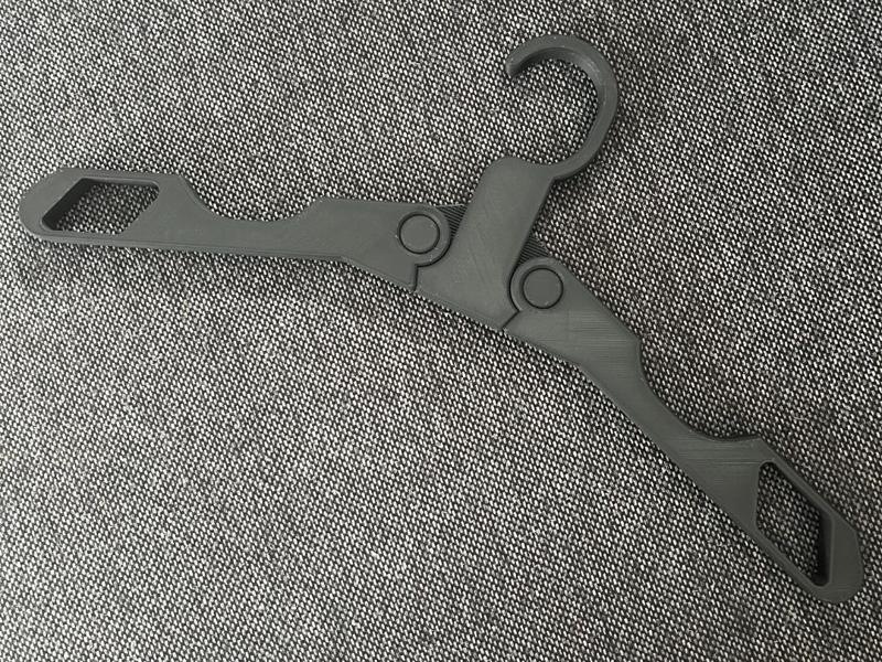Clothes hanger