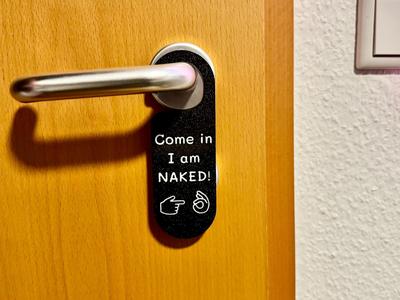 Door sign / door hanger "Come in, I am NAKED"
