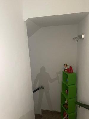 Hombre silueta hacha