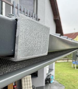 Precit roof water groove clip