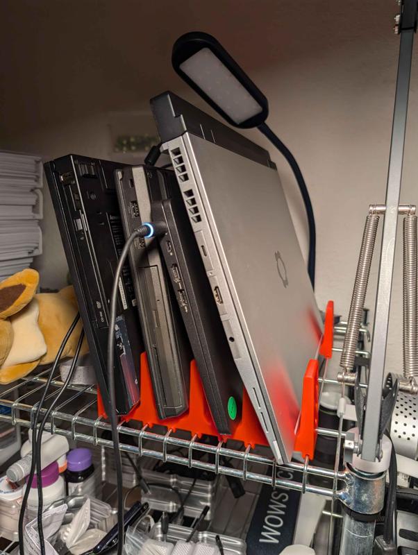 Omar Laptop Holder