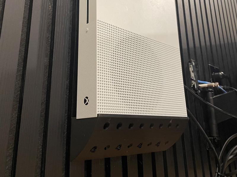 XBOX ONE WALL MOUNT - BEHIND TV!