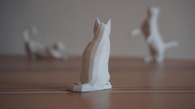 Sitting lowpoly cat decoration