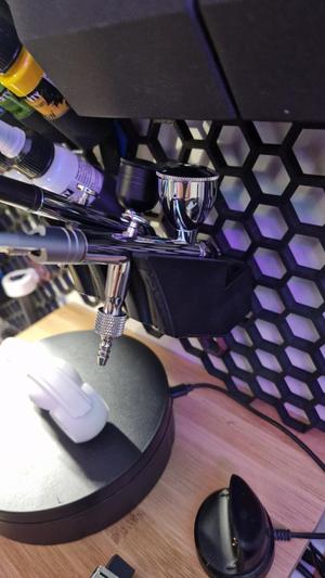 Skadis Air brush holder