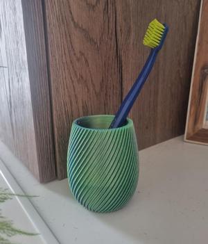 cup / planter /toothbrush holder