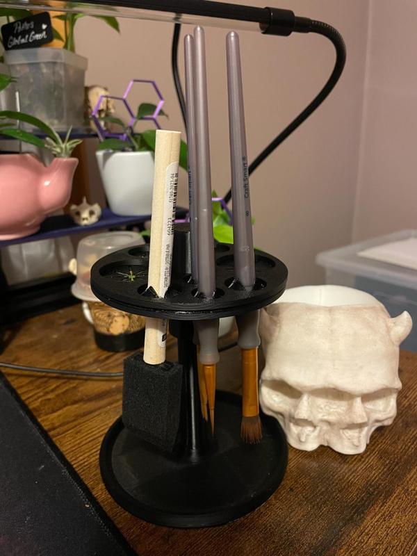 Paintbrush / Makeup Brush Dryer and Holder