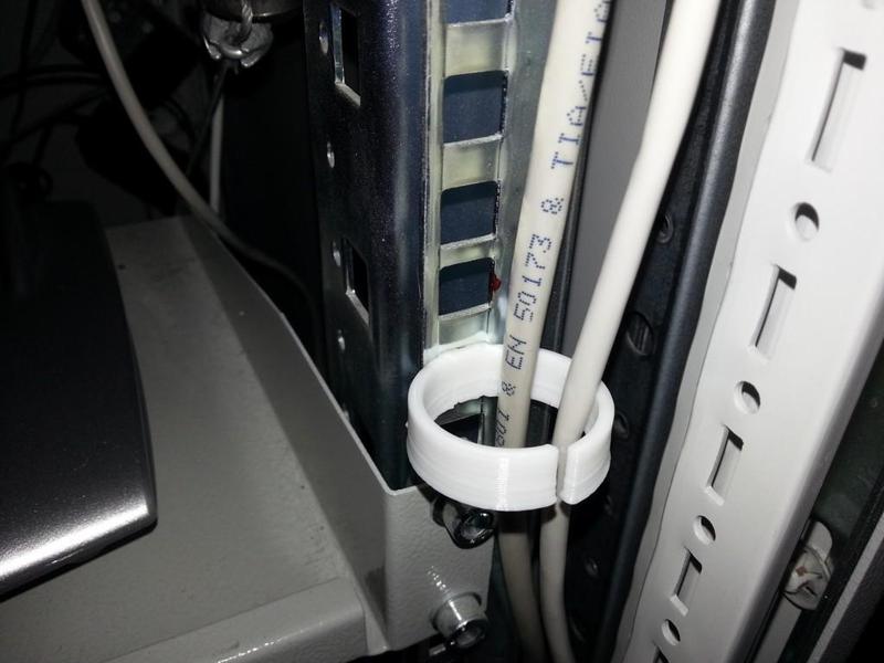simple Cable-guide for 19" Rails/Racks 