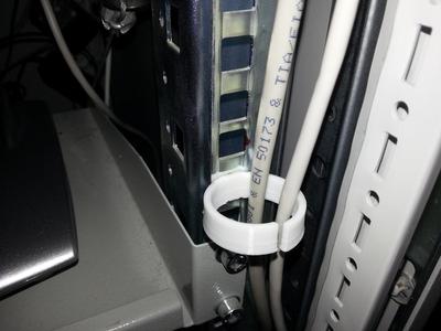simple Cable-guide for 19" Rails/Racks 